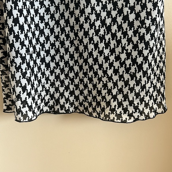 A. Byer Black and White Geometrical Midi Skirt Size Medium - Picture 5 of 6